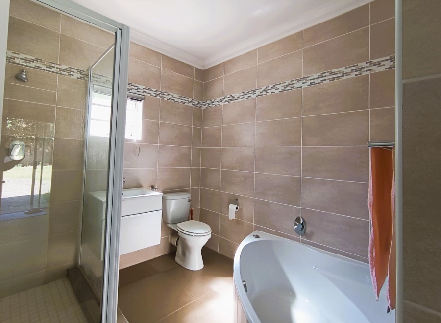 8 Bedroom Property for Sale in Waverley Free State